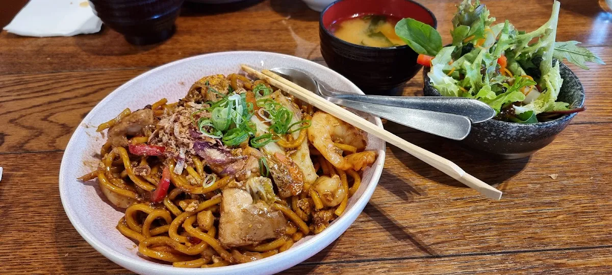 yaki udon stir fried noodle 焼きうどん